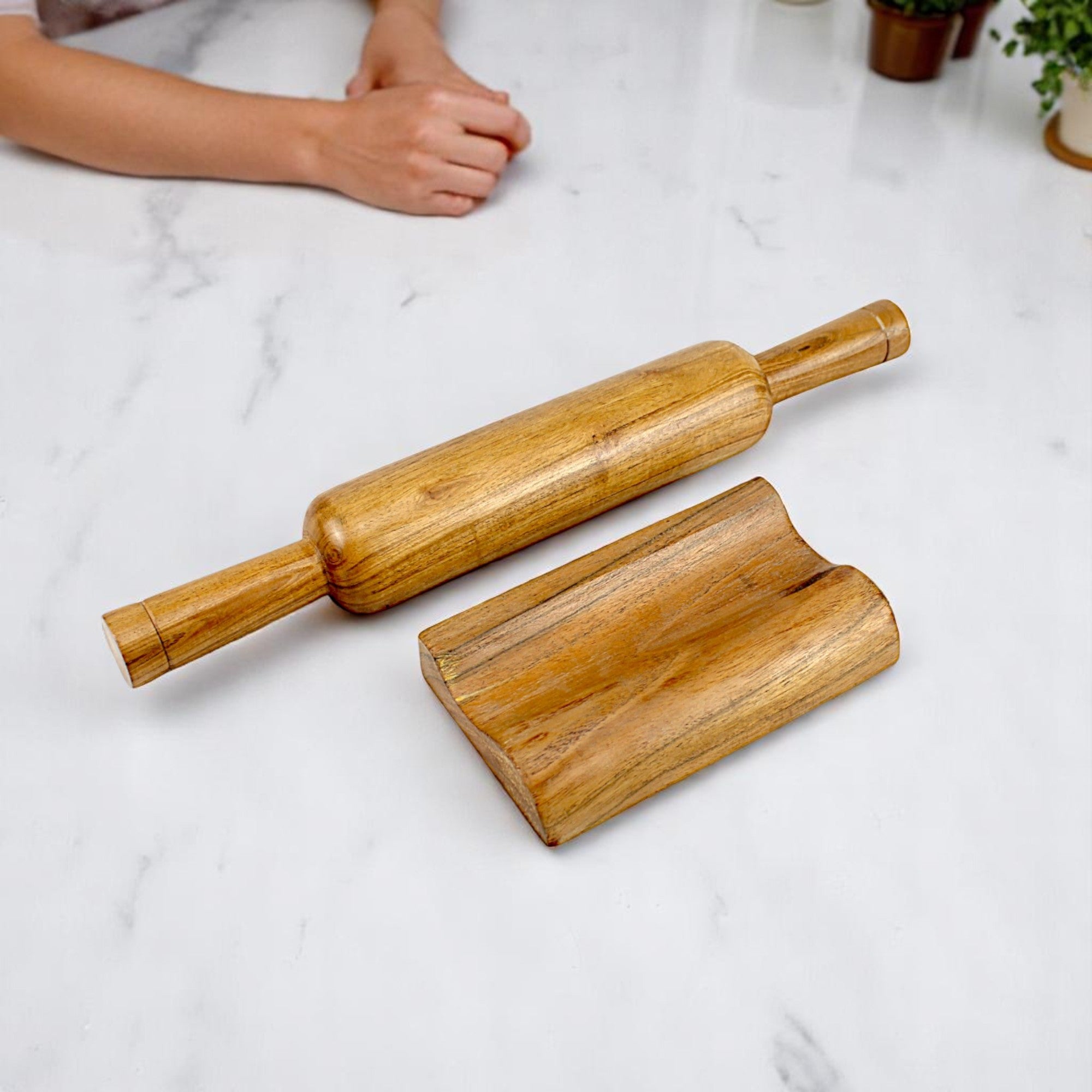 Lakkad Baaz 35.5 cm Wooden Rolling Pin (Belan) with Stand