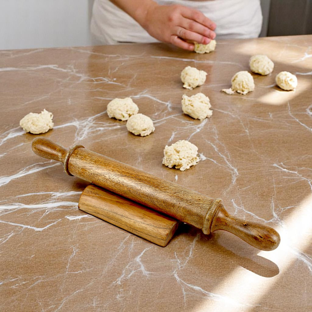 Lakkad Baaz 42.5 cm Wooden Rolling Pin (Belan) with Base