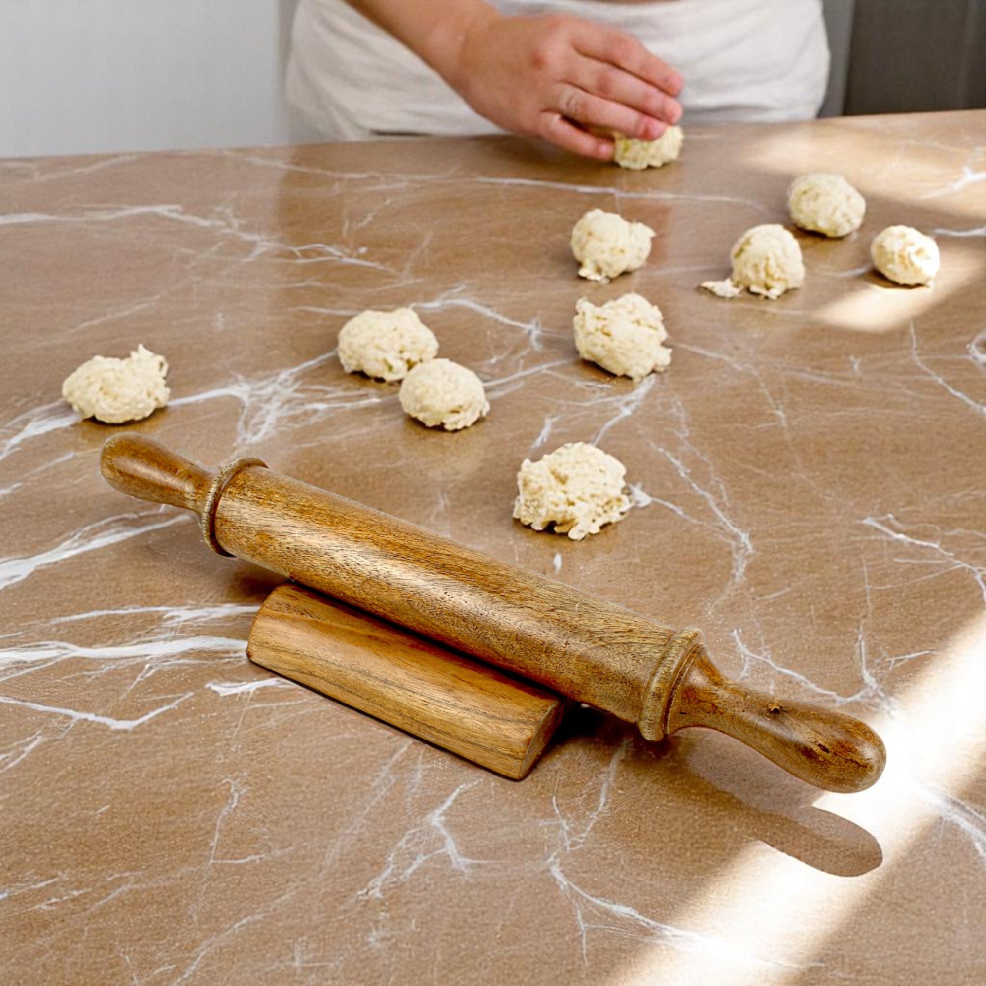 Lakkad Baaz 42.5 cm Wooden Rolling Pin (Belan) with Base