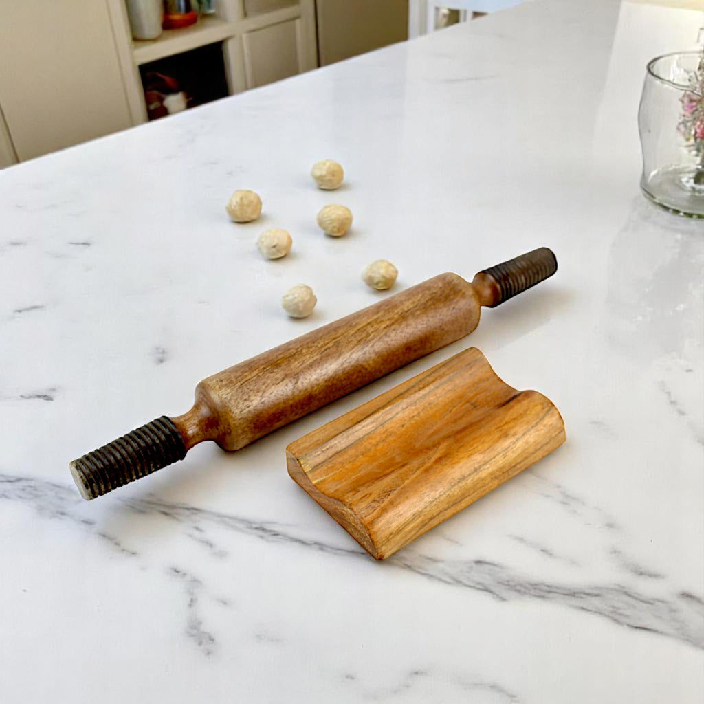 Lakkad Baaz 38 cm Wooden Rolling Pin (Belan) with Threaded Metal Handles & Stand