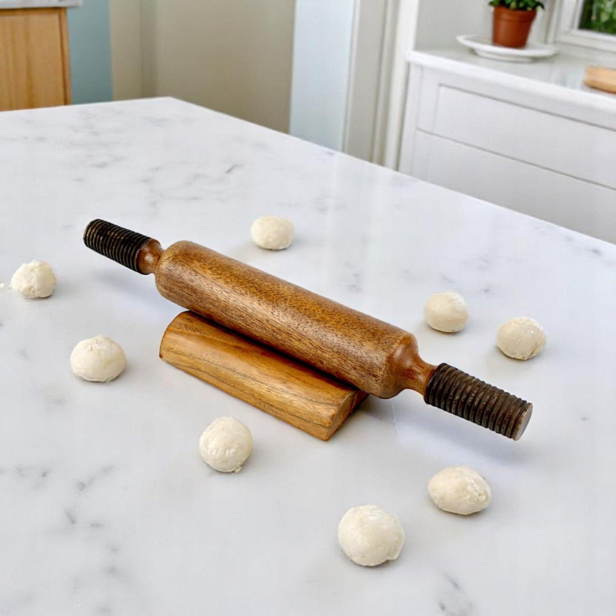 Lakkad Baaz 38 cm Wooden Rolling Pin (Belan) with Threaded Metal Handles & Stand
