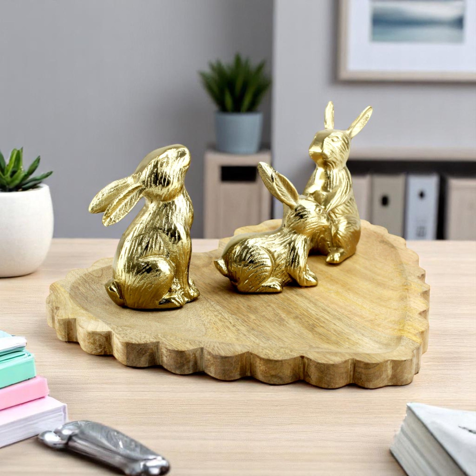 Wood Heart Base tray Decorative with Jointed Bunny Aluminum Figurine